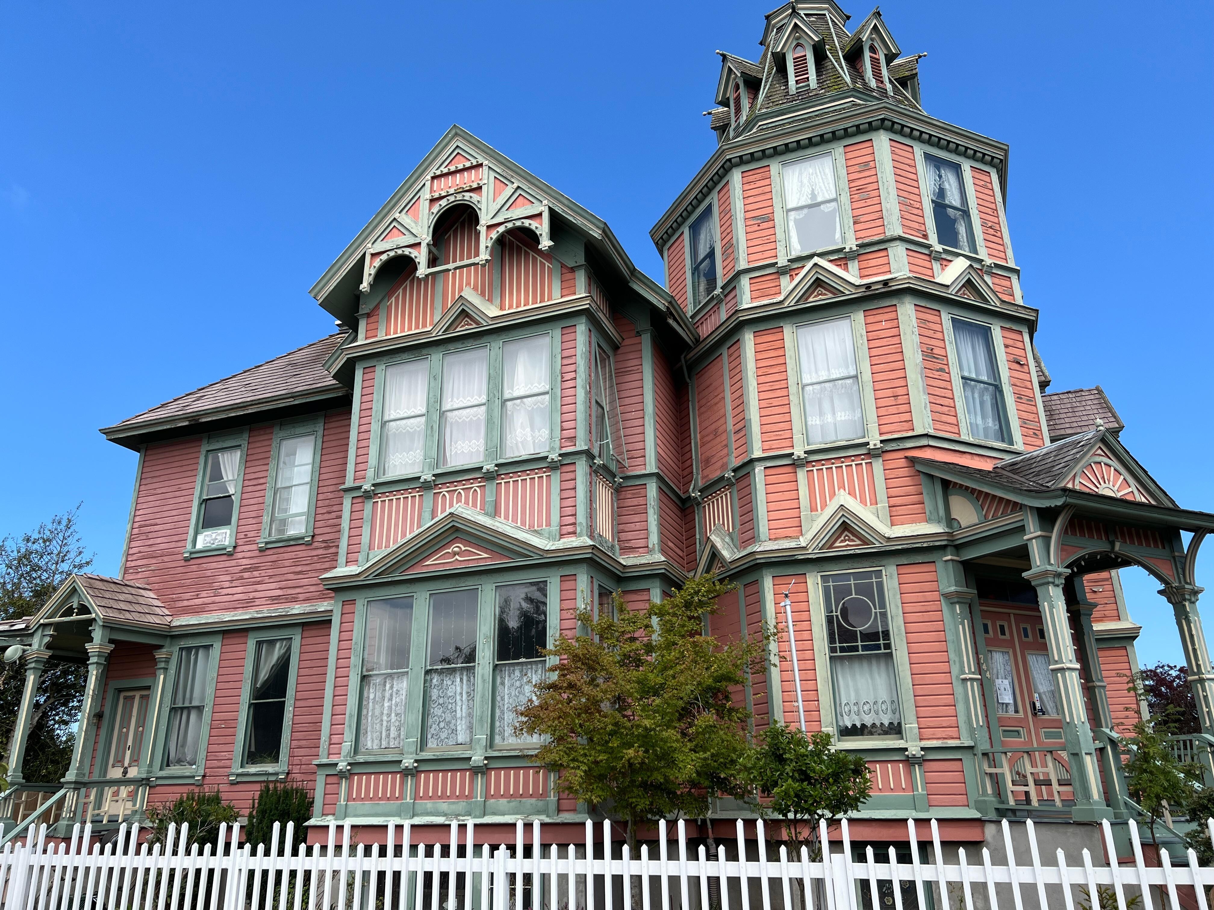 Starret House. 