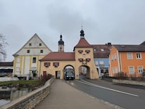 Hotellet ligge lige ved byporten. Fin parkeringsplads ved hotellet