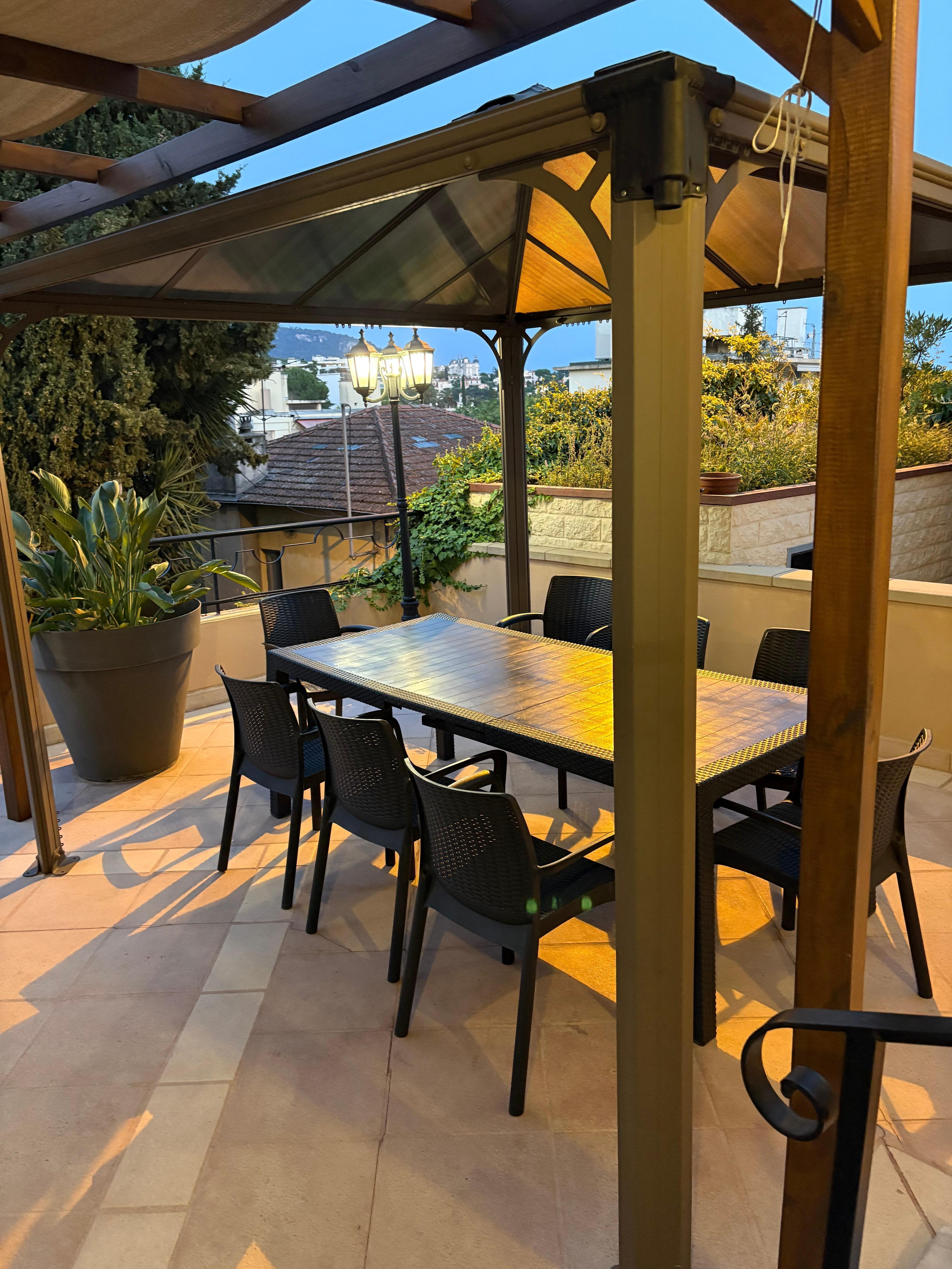 Upper terrace dining area 