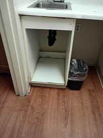 Thts the kitchenet sink.