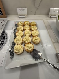 M lounge food