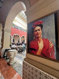 Ver arte de Frida nos encantó a mi hermana y a mi.