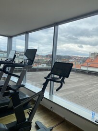 Beautiful view and great equipment (Im an instructor and trainer)