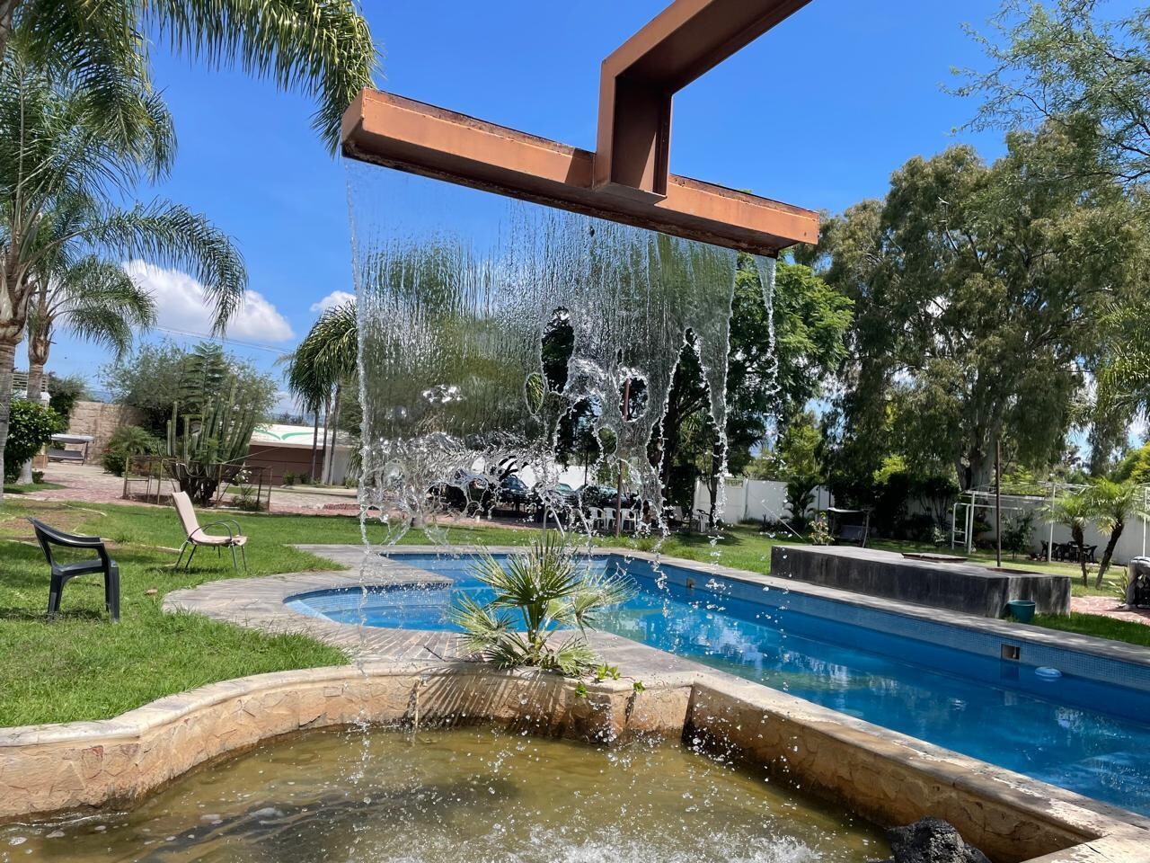 Alberca, a mi me toco un poco sucia y con poca agua, no la pude ocupar.