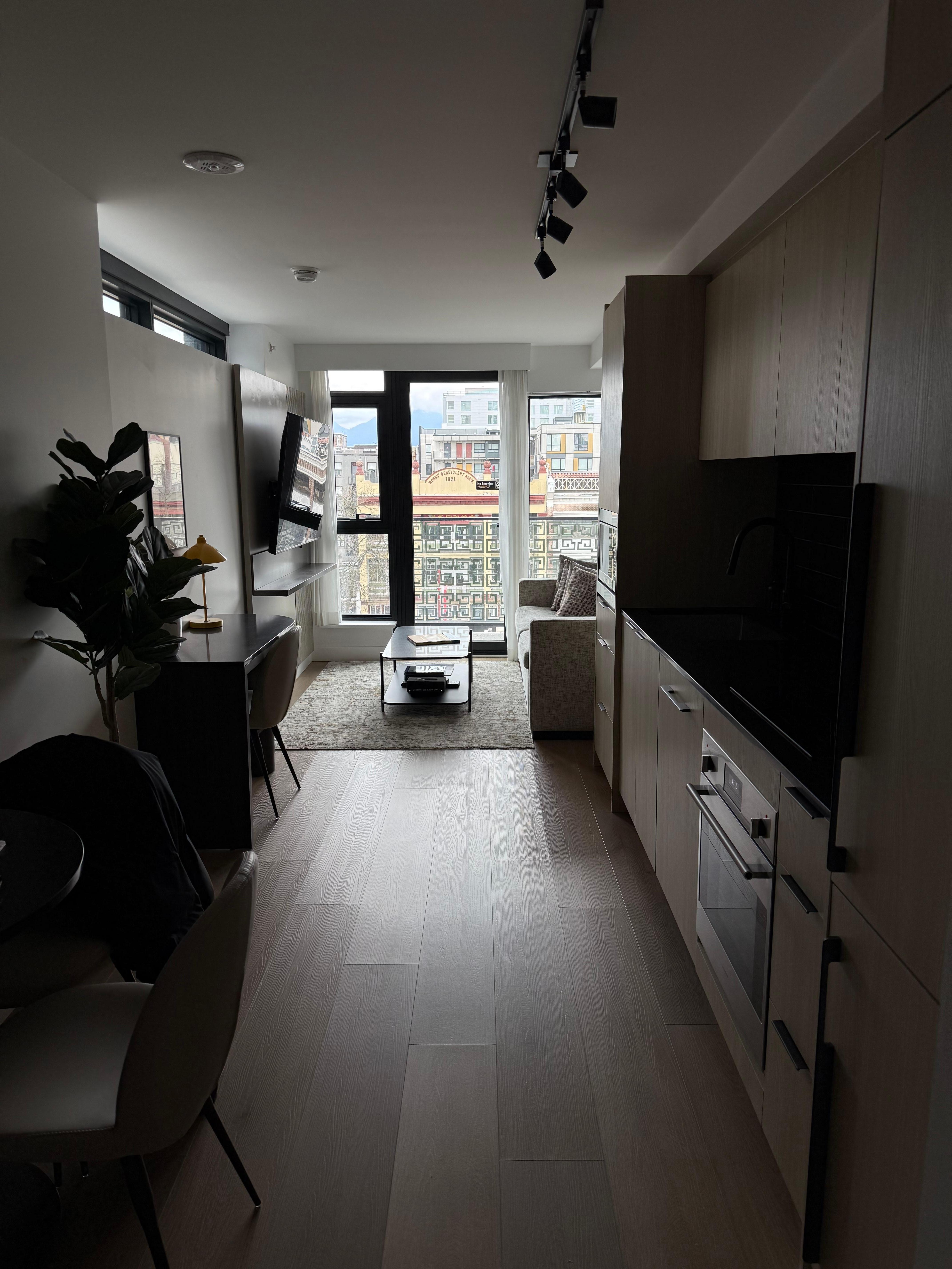 Living area / kitchen 