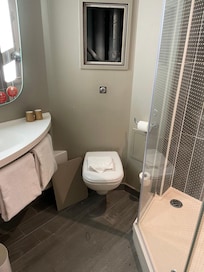 Laine de verre au sol et dans la chambre