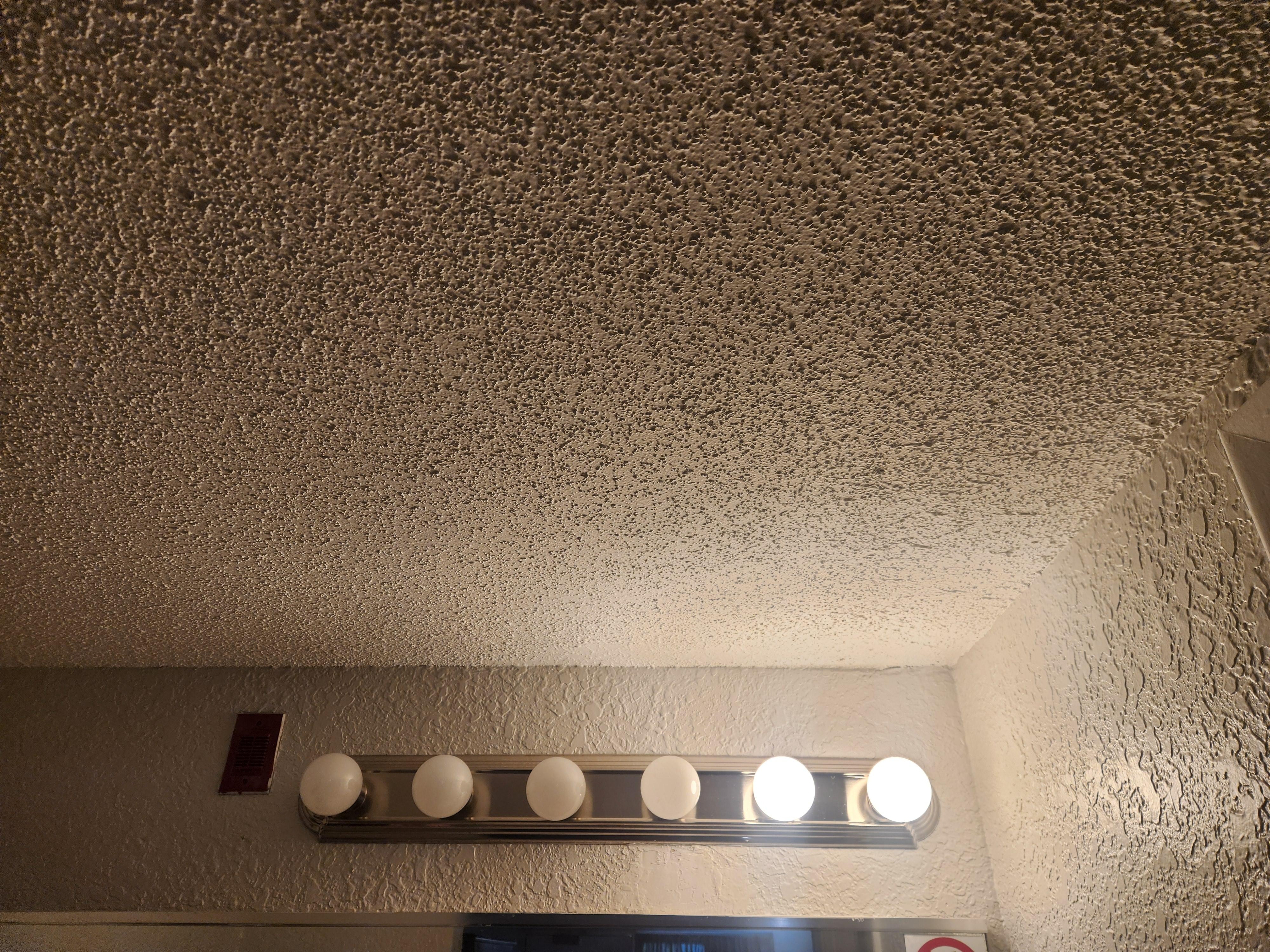 Only 2 working light bulbs