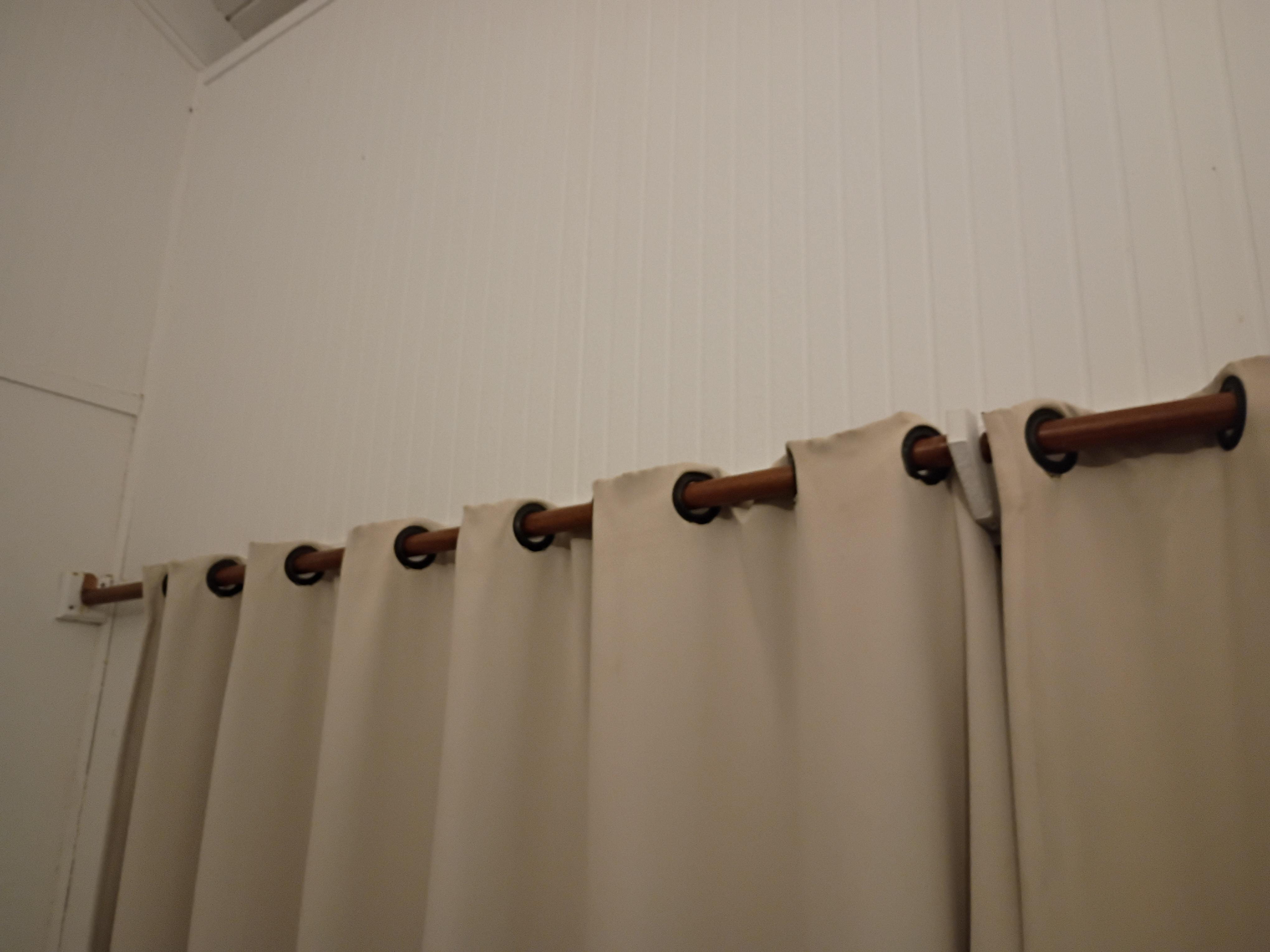 Curtain rod that fell down