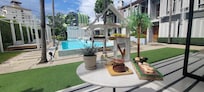 Perfect pool side tea
