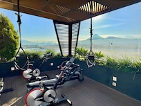Me encantó el gimnasio con vista a los volcanes y al aeropuerto