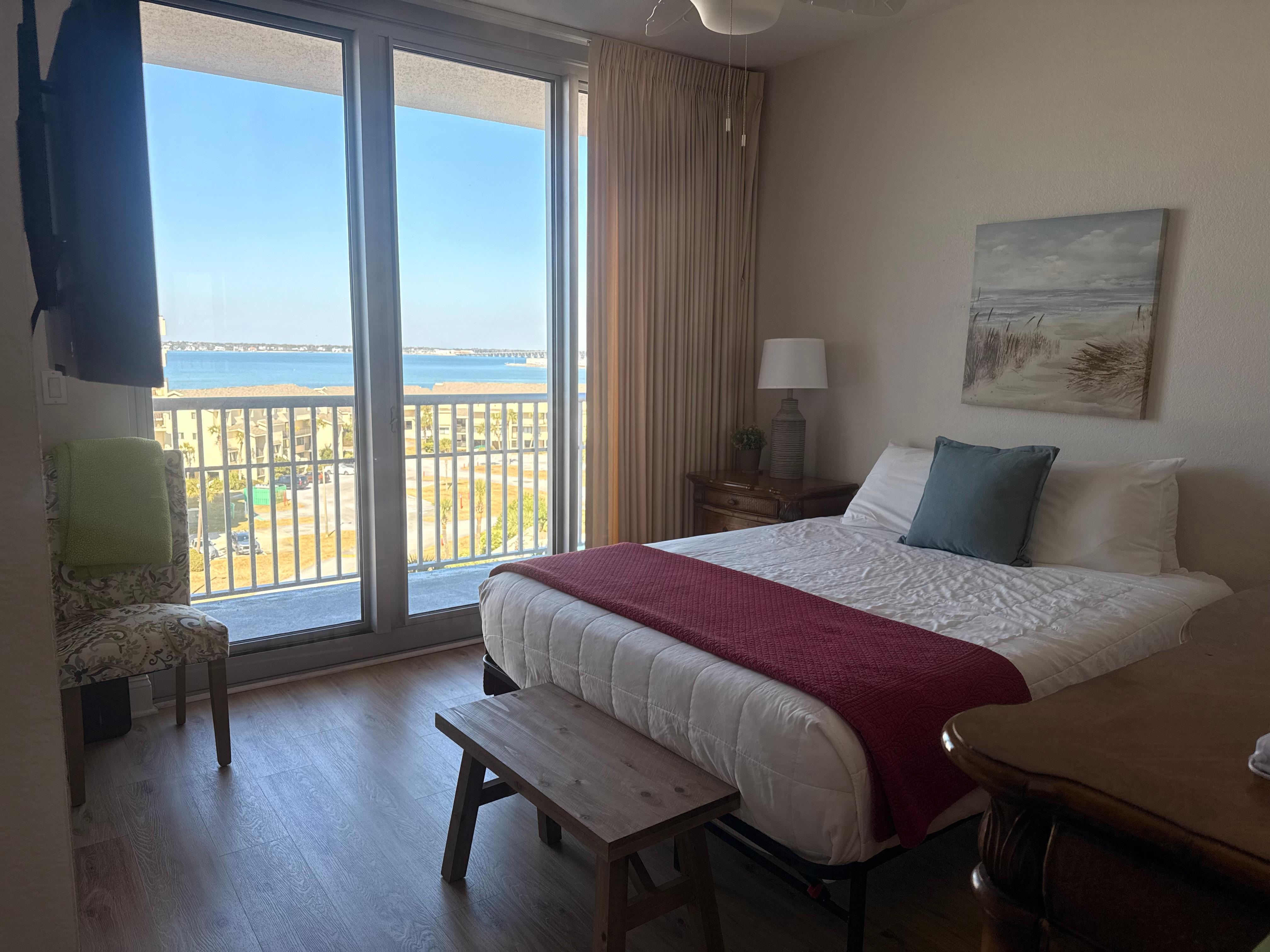 2nd bedroom looking into the sound