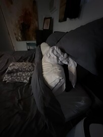 Room not cleaned from previous renters