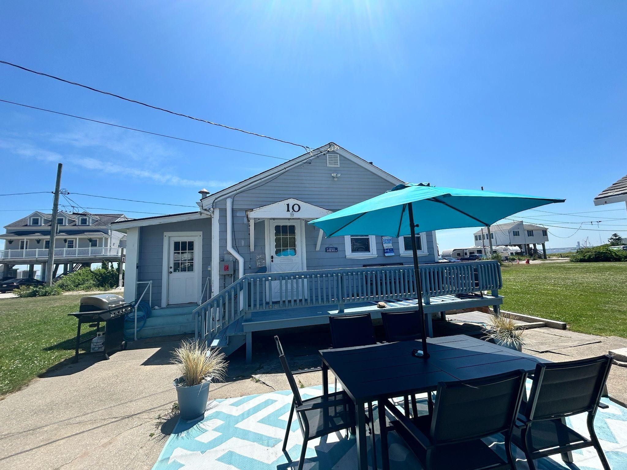 Beach House front 