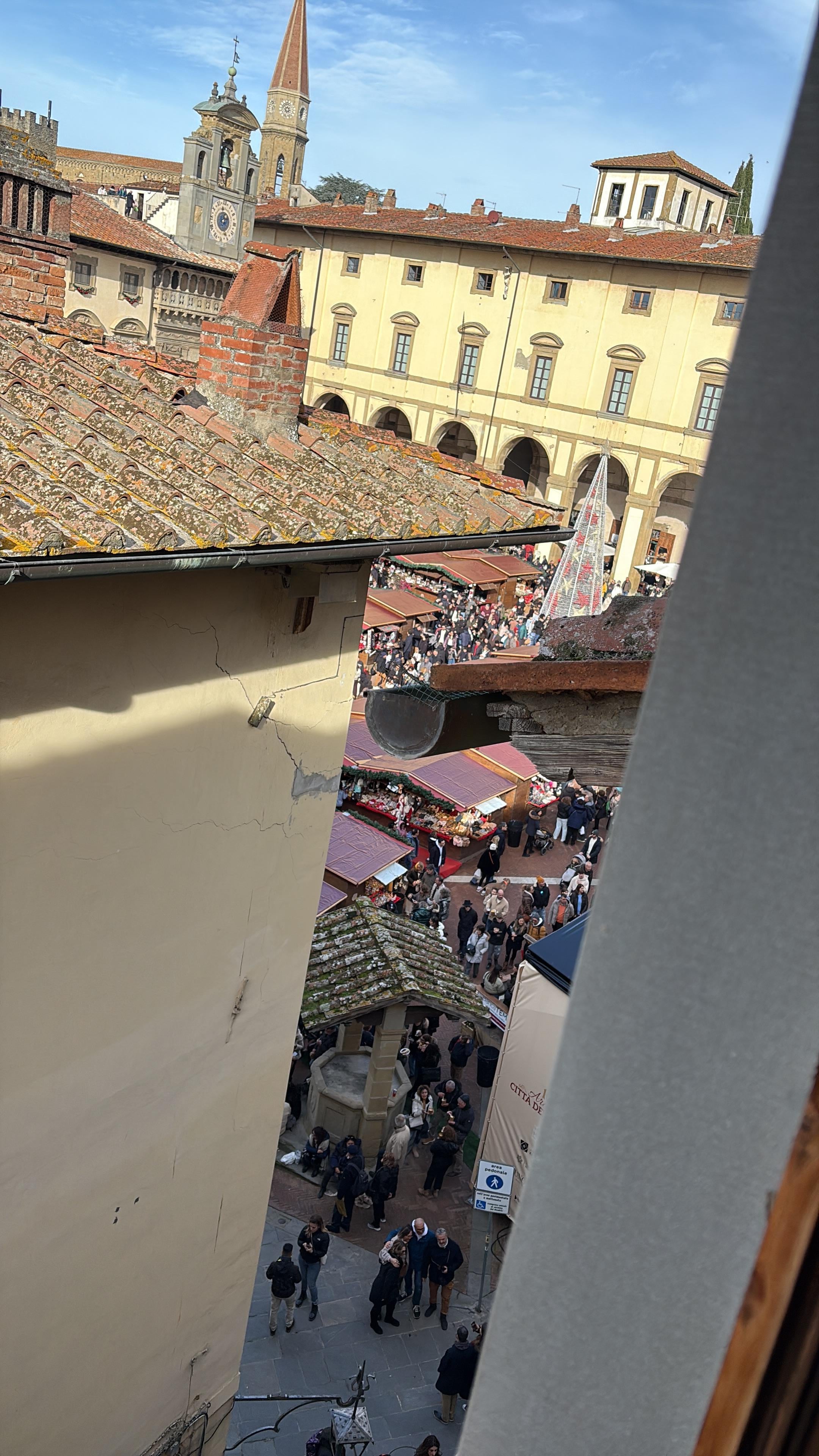 Affaccio su piazza Grande