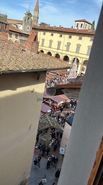 Affaccio su piazza Grande