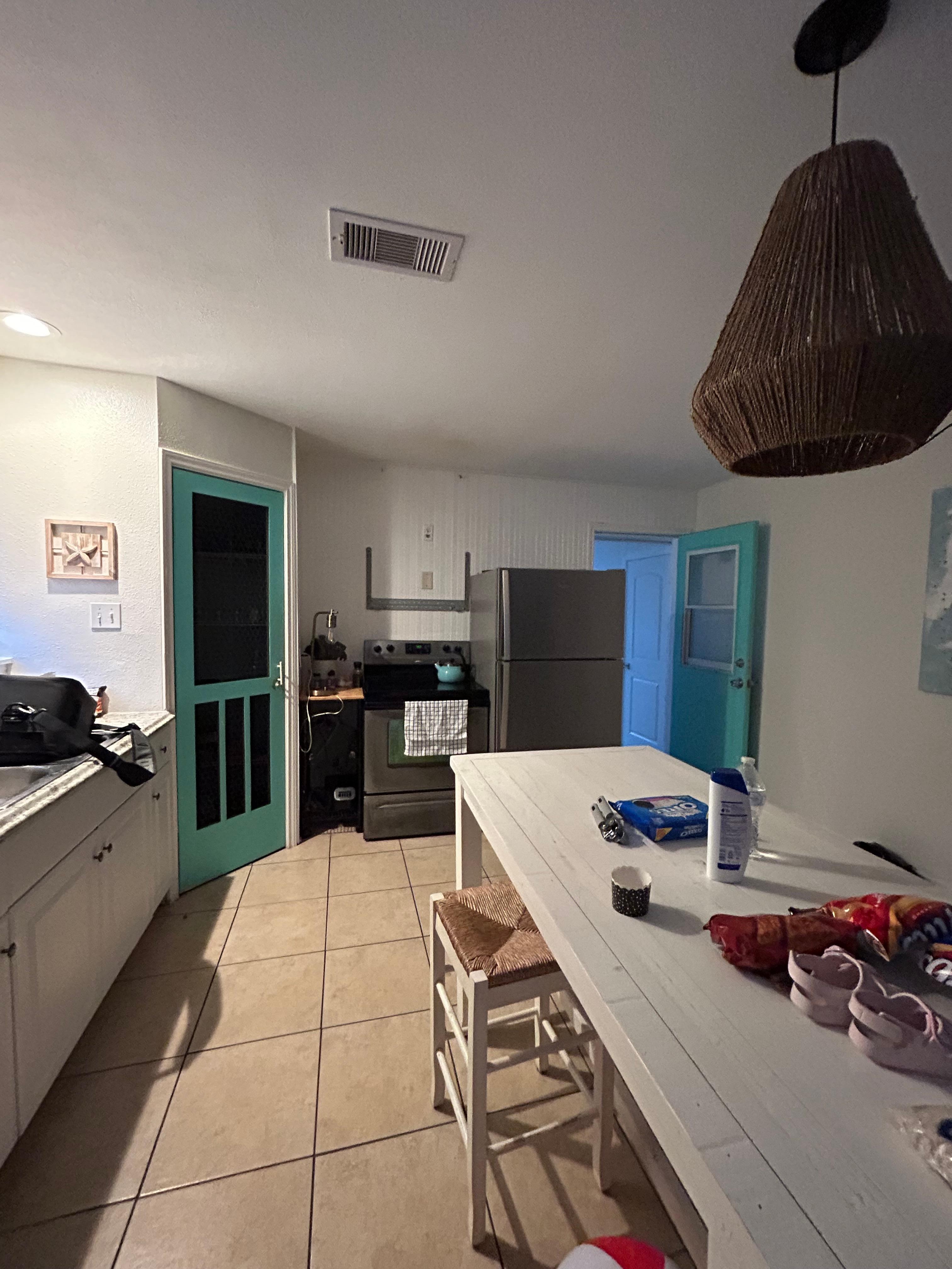 Old refrigerator no icemaker or water dispenser 