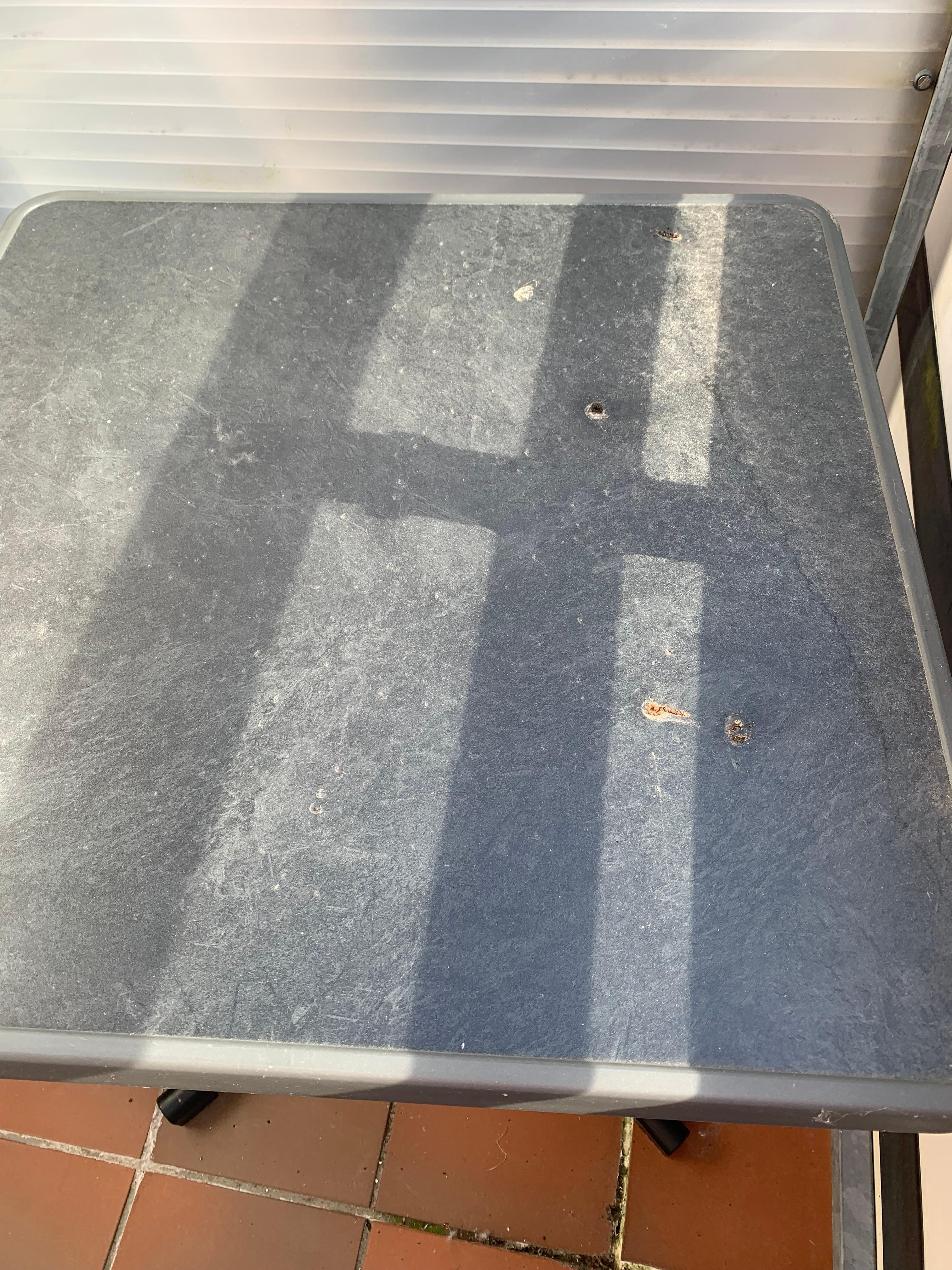 Vogeldreck schon sehr alt, kein frischer Dreck