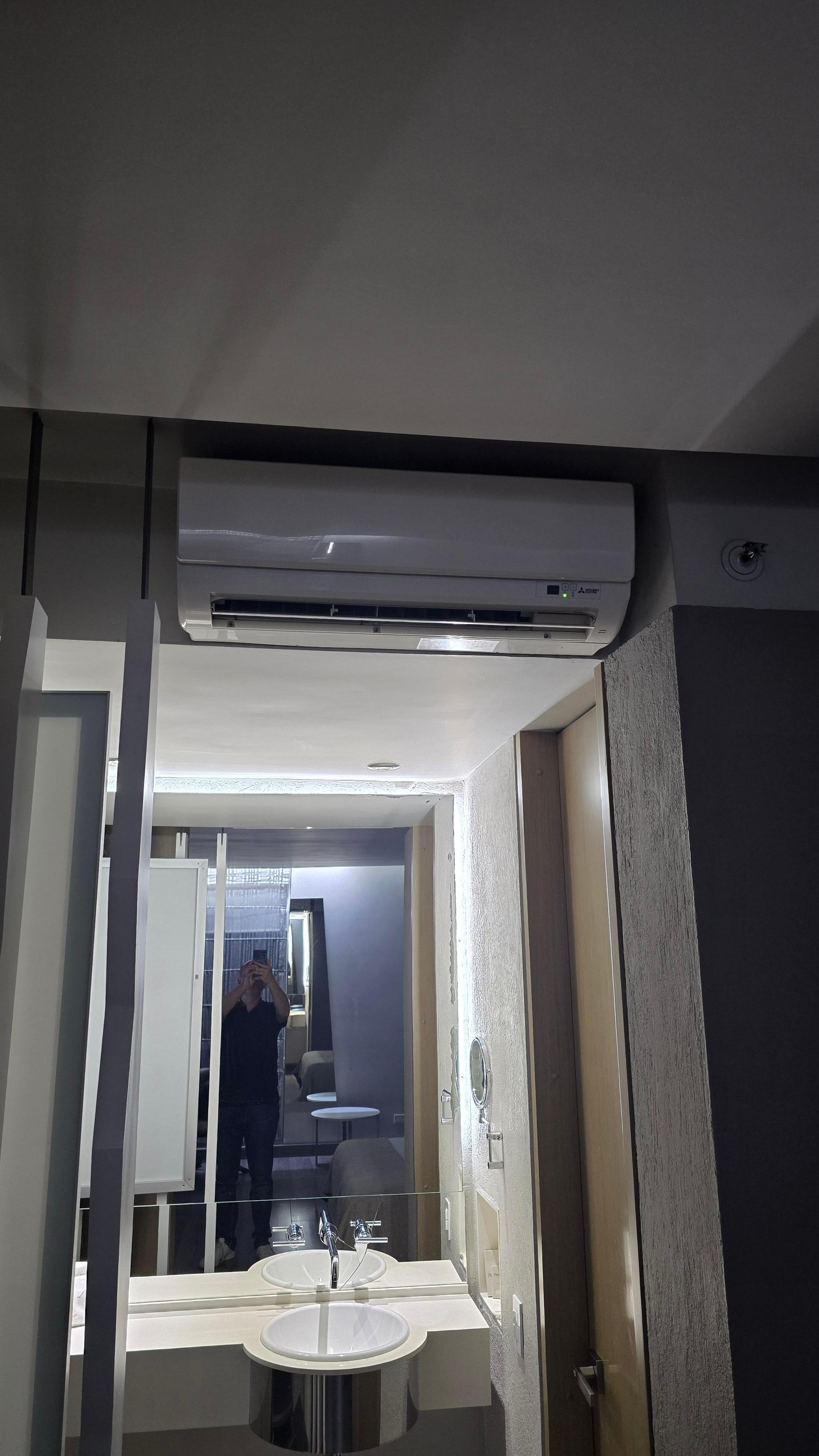 Vieux climatiseur qui ne marche pas et qui fait seulement ventilateur...