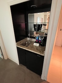 Mini bar