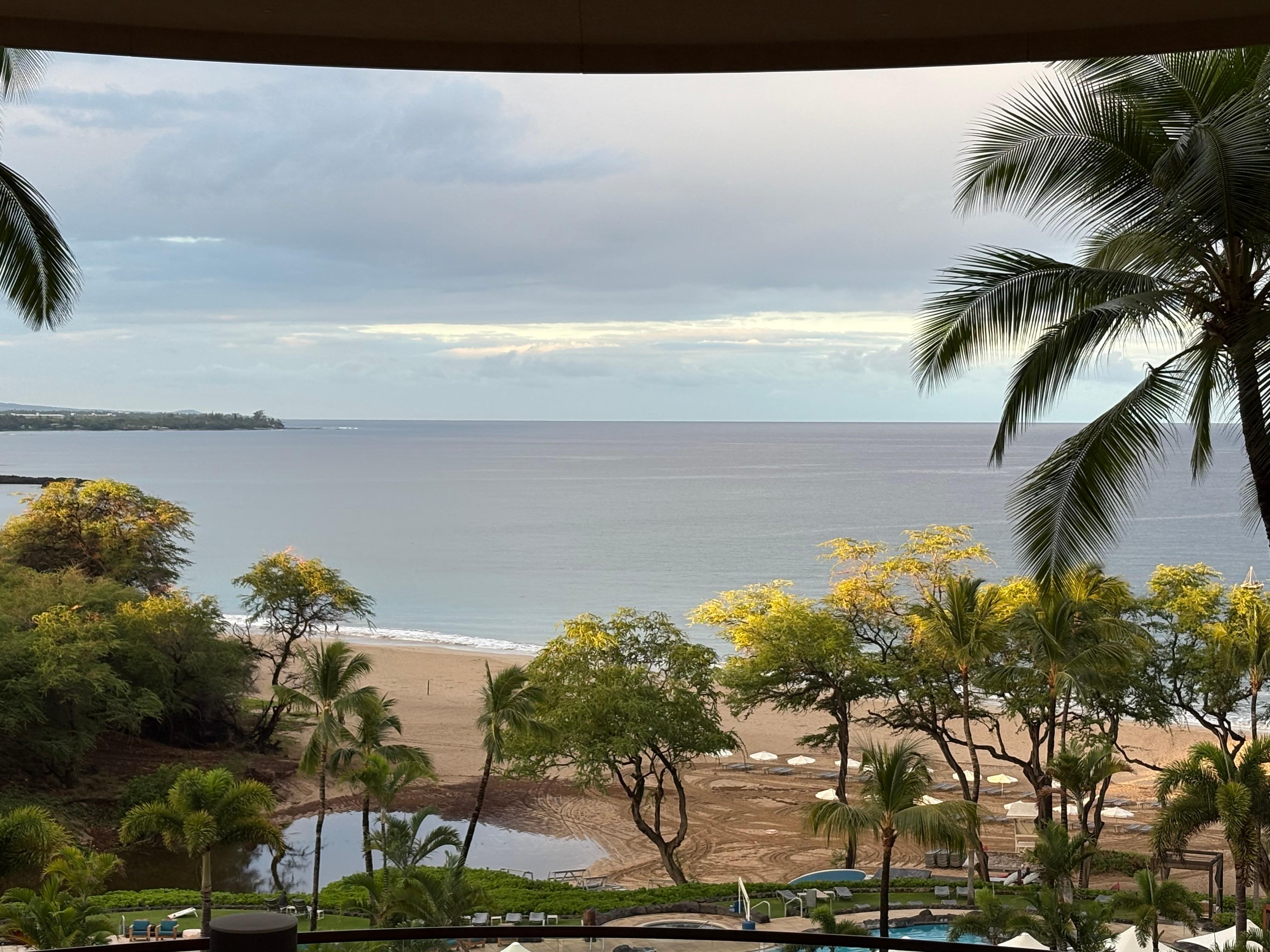 View from the lobby to the bea ch
