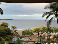 View from the lobby to the bea ch