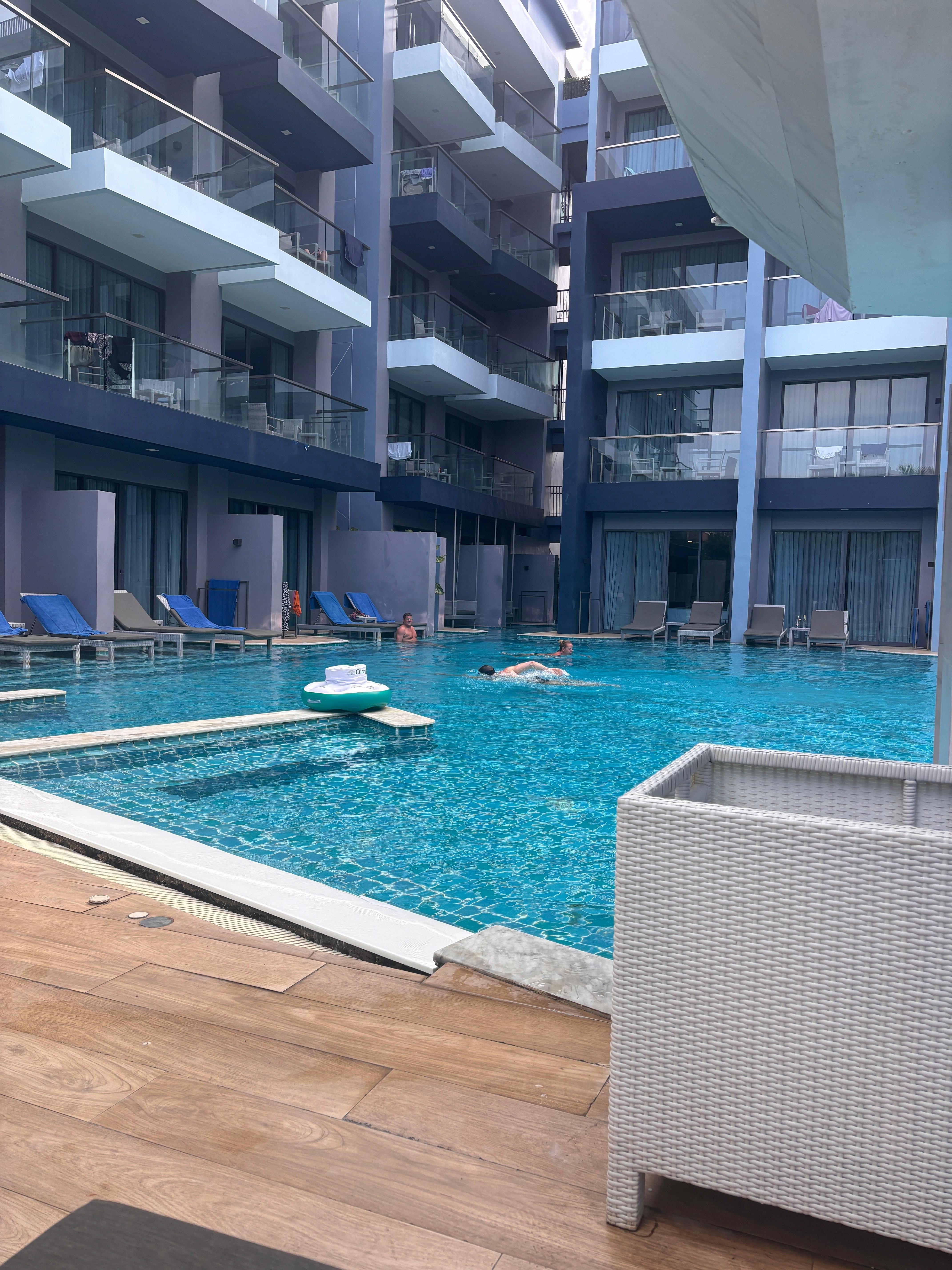 Nice clean pool great guys serving drinks and making sure your ok by the pool