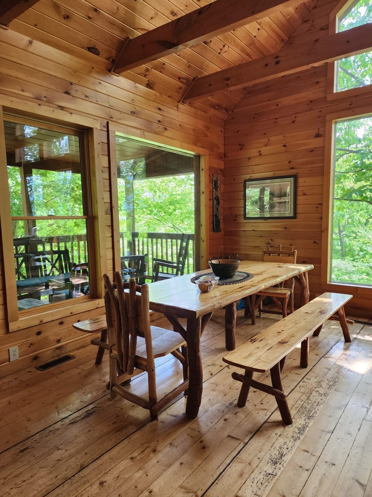 Plenty of space at the dining table