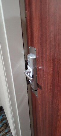 Door that doesn't close