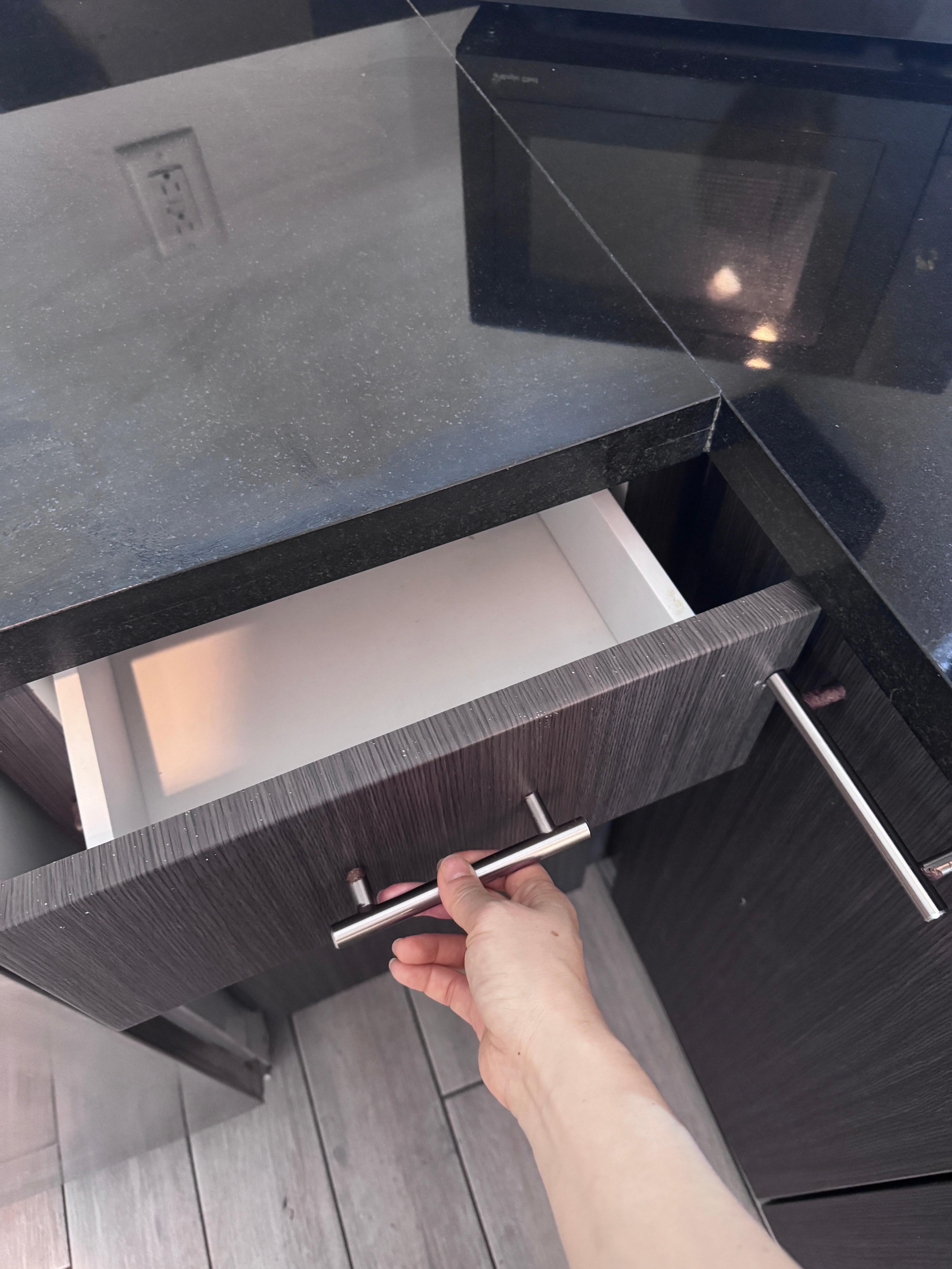 Terrible cabinet, can’t open blocked by another handler 