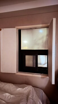 Got to open half of the window, do note hotel right beside the road - super duper noisy!!!