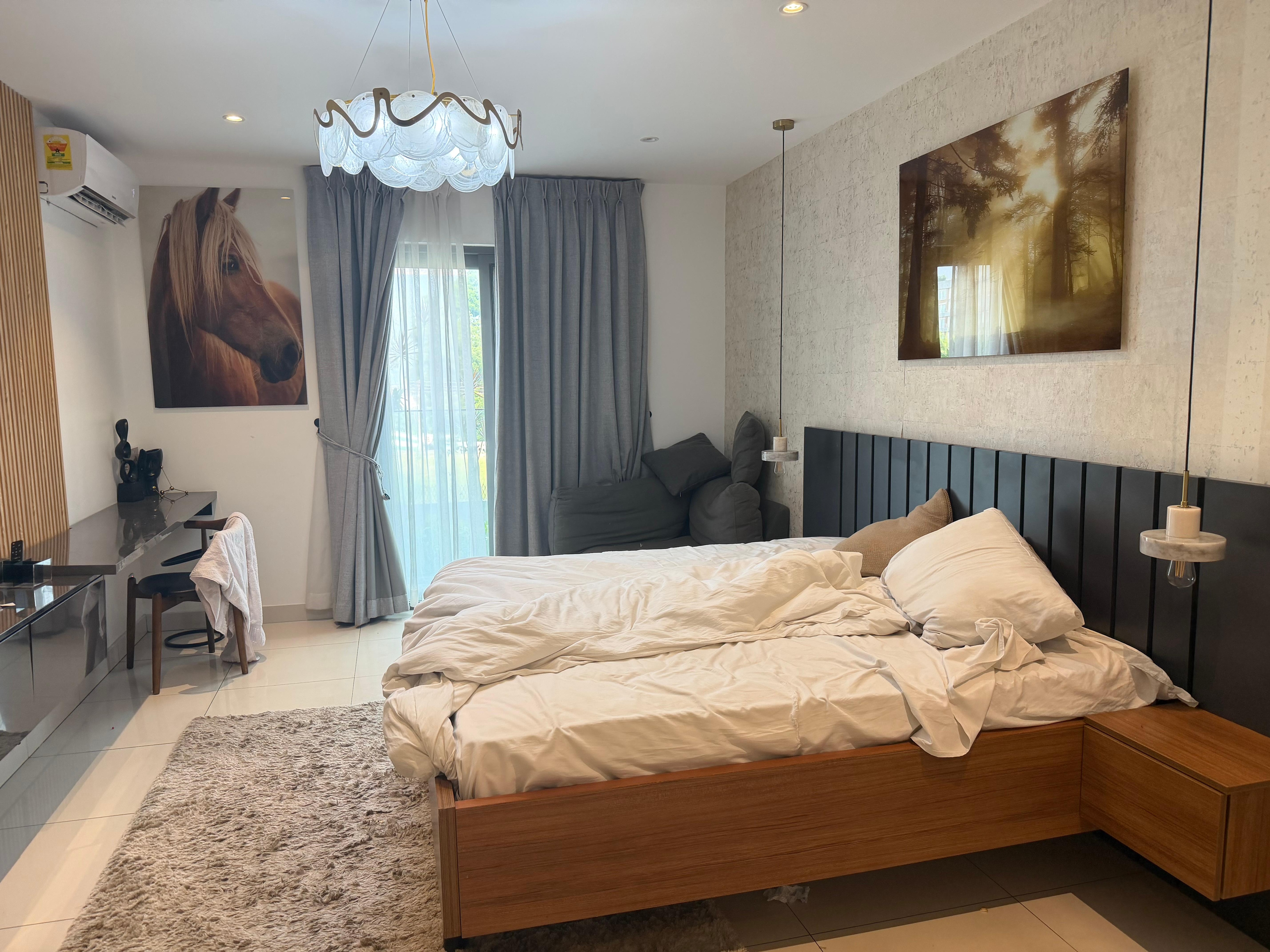 Beautiful room but. I had to wash the sheets because housekeeping refuse to change to sheets. I stayed for 2 weeks with the same sheets. I had to wash my own towels. 