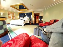 Fantastic, royal suite