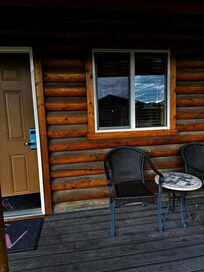 The little porch out front was adorable!