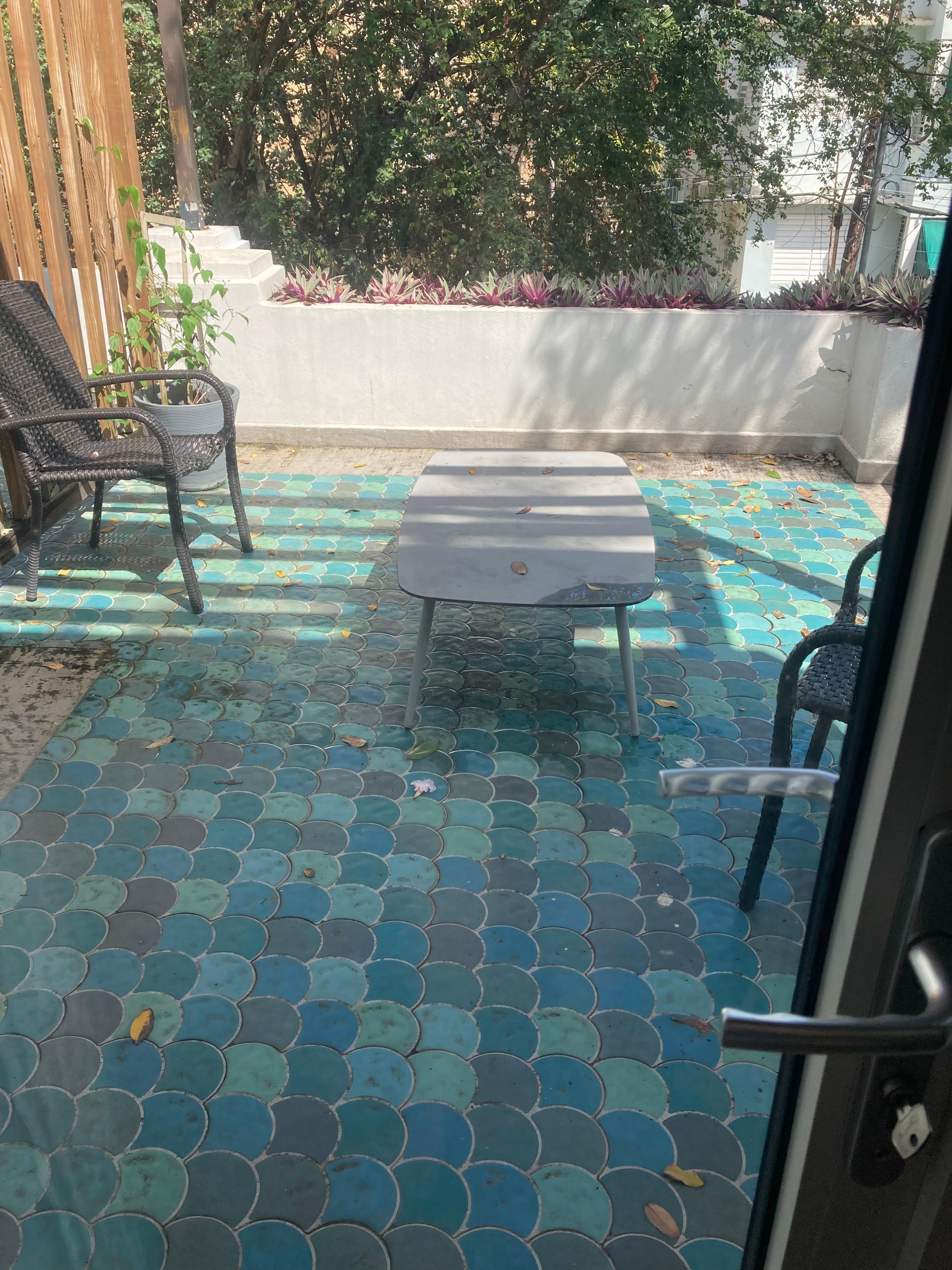 Rooftop terrace Chairs are not usable 