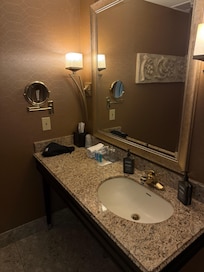 Nice and clean bathroom and great hot water