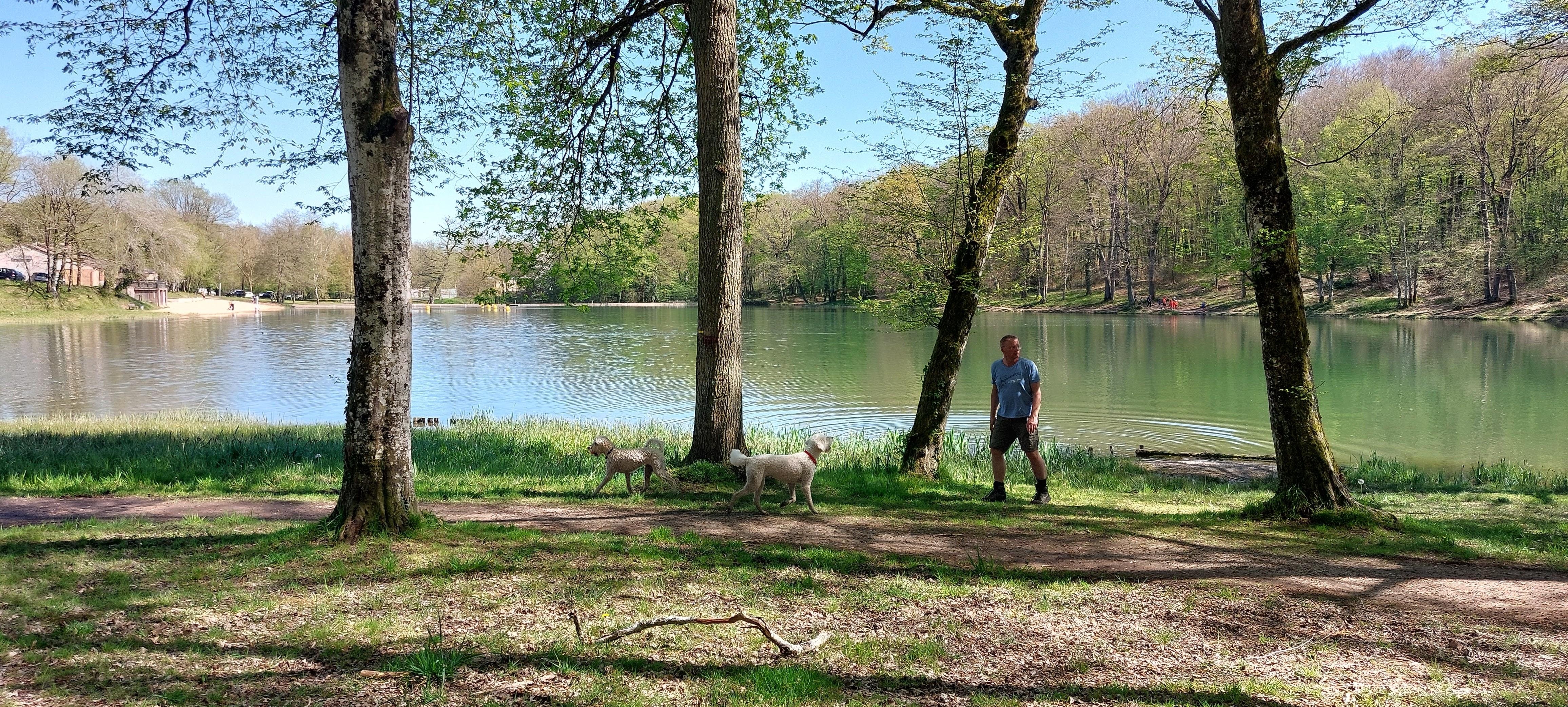 Lekker zwemmen in Etang Grenetier bij La Machine


