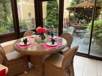 The lovely breakfast room.