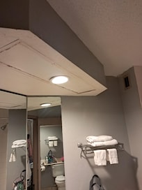 Ceiling in room was groce