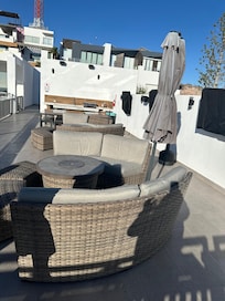 We had pedi, massage, Bfst , drinks, music on the terrace . It was sooo relaxing. đ€©