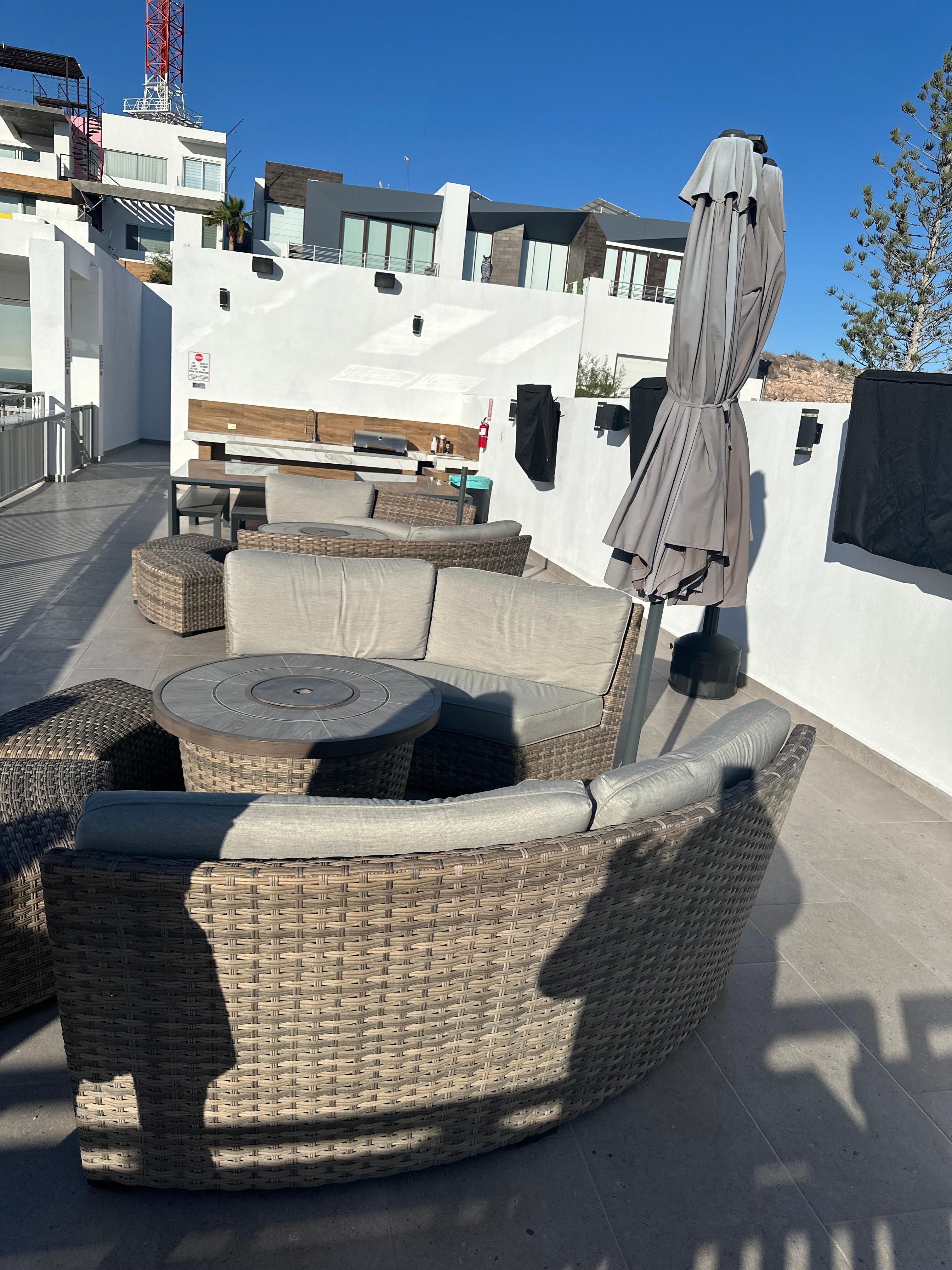 We had pedi, massage, Bfst , drinks, music on the terrace . It was sooo relaxing. 🤩