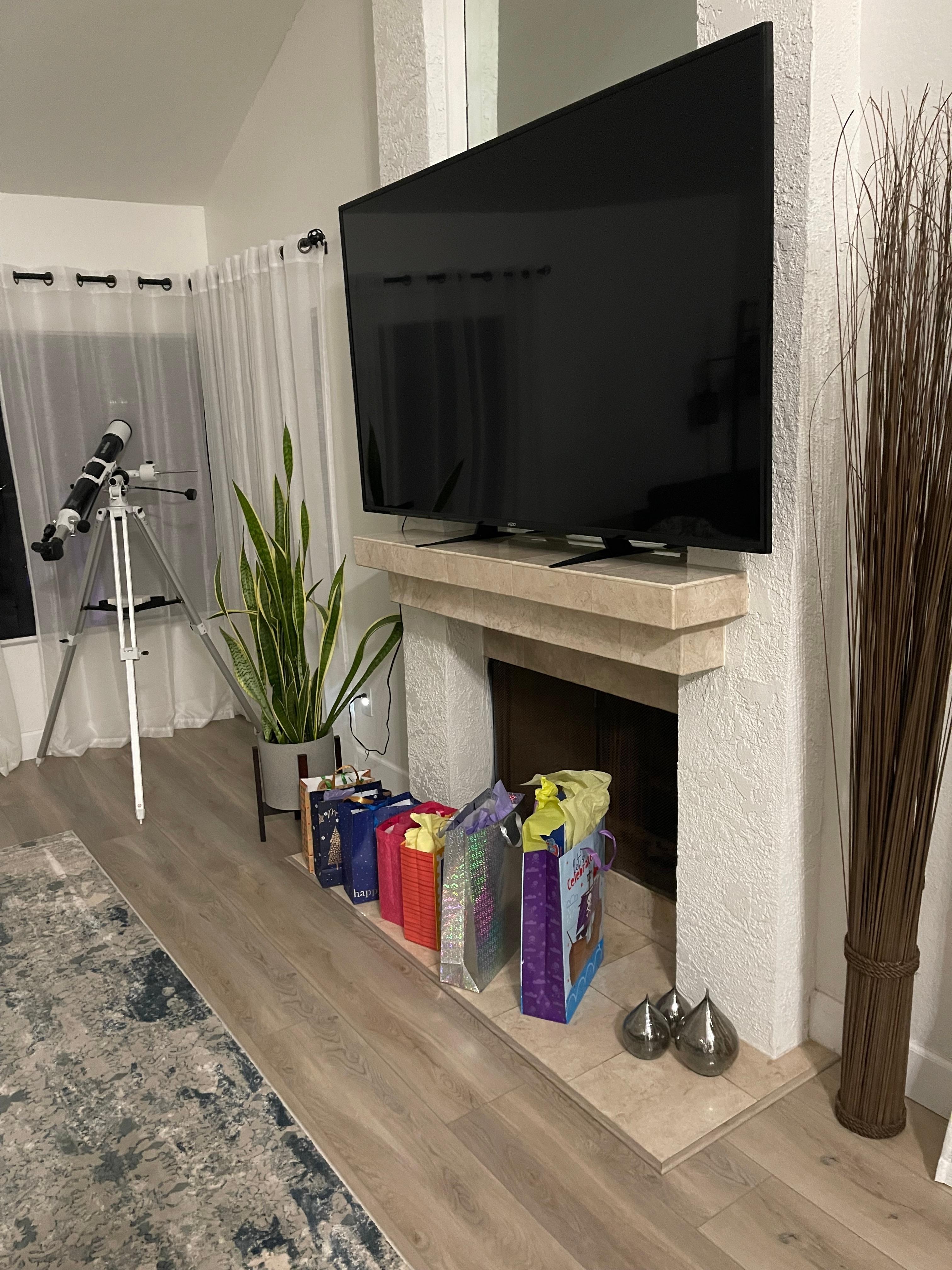 There were huge flatscreen TVs in several rooms – the largest was in the living room as shown.