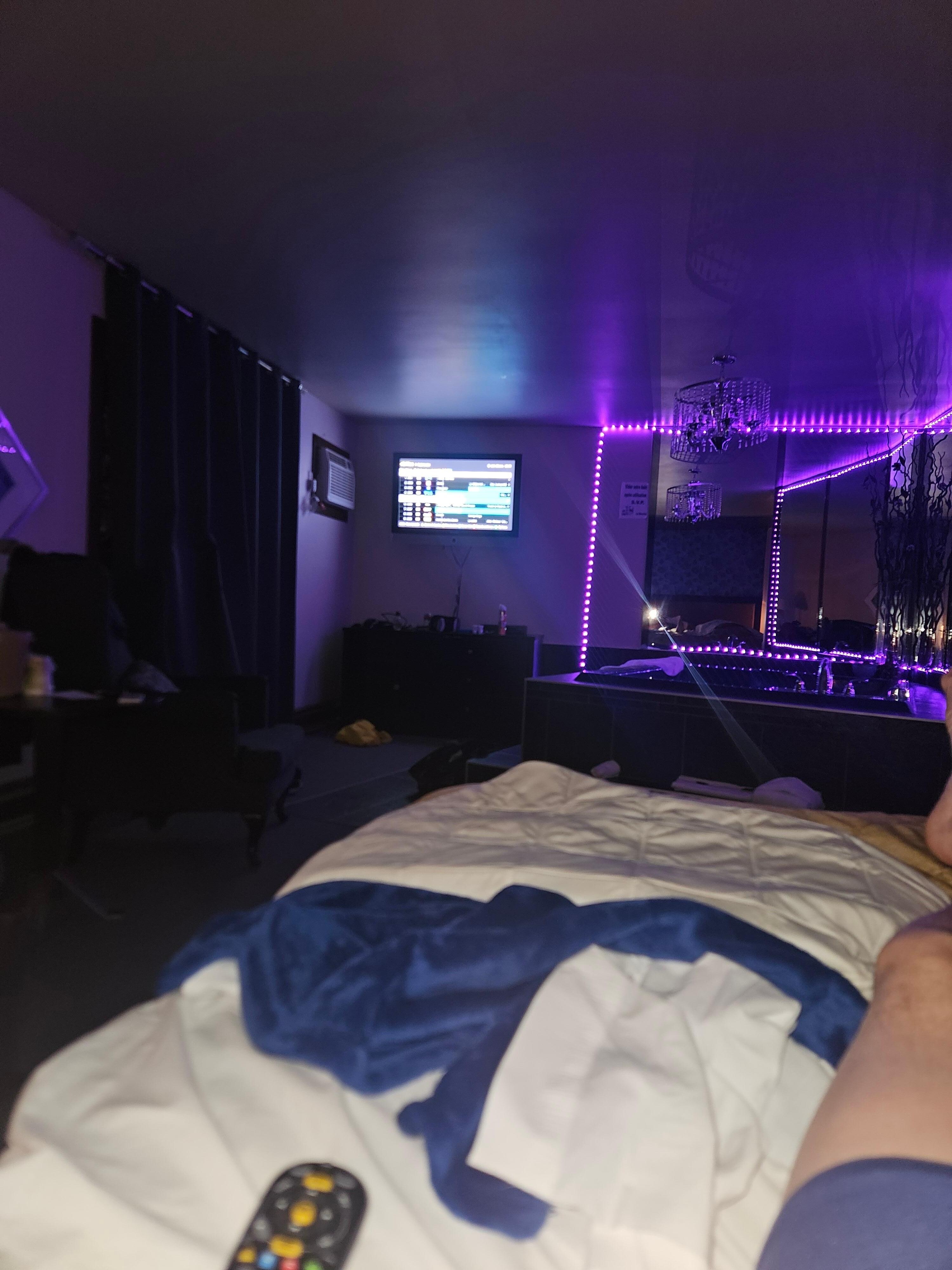 La t.v. est loin en ti-pepére