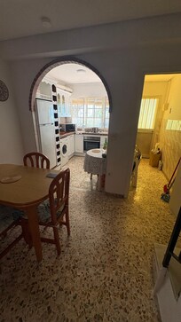 Salle, cuisine, couloir