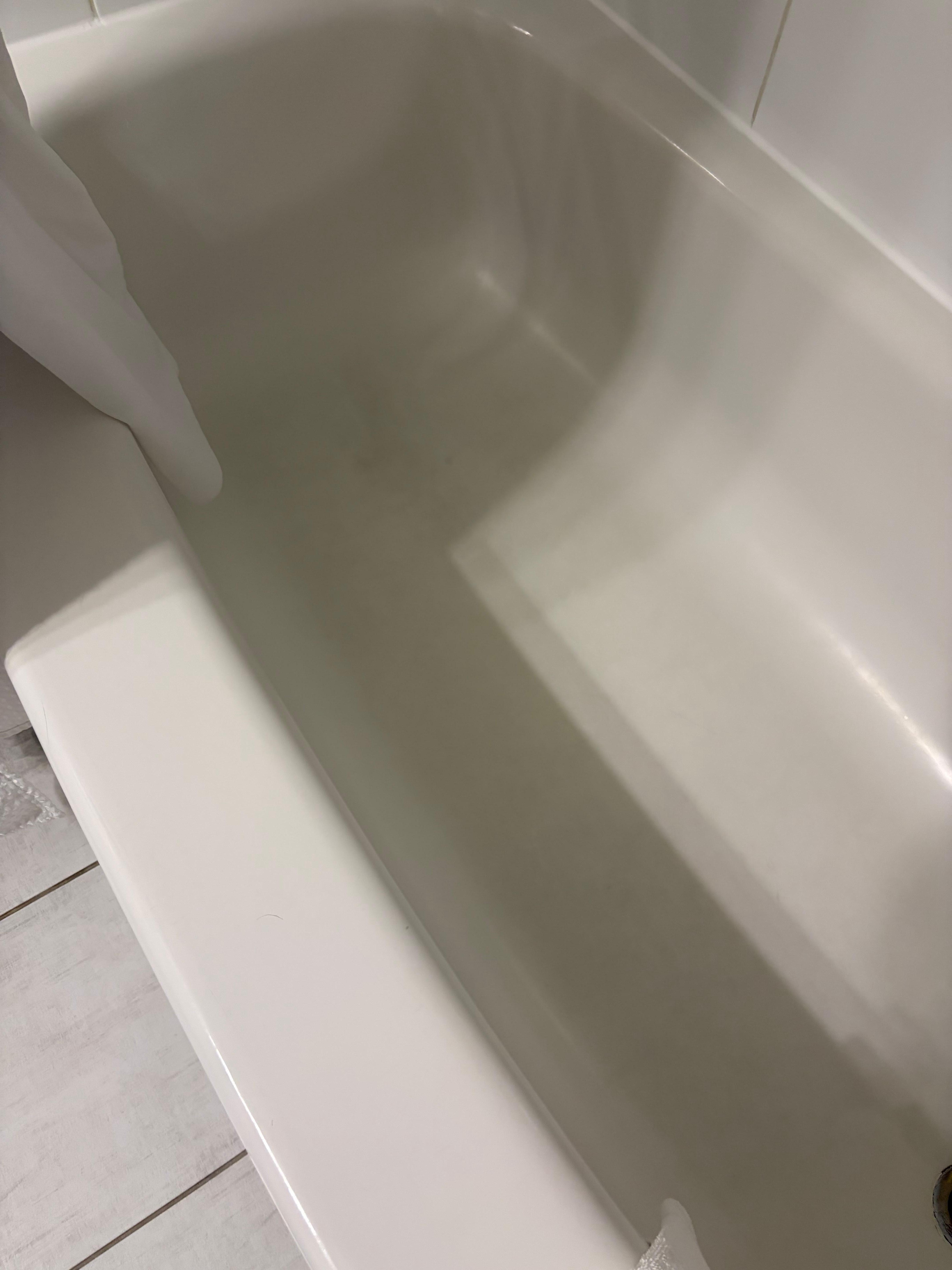 Scum lined tub