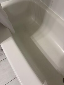 Scum lined tub