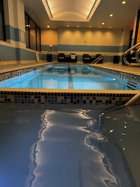 Hot tub/pool