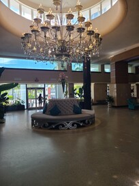 Huge lobby with ample seating