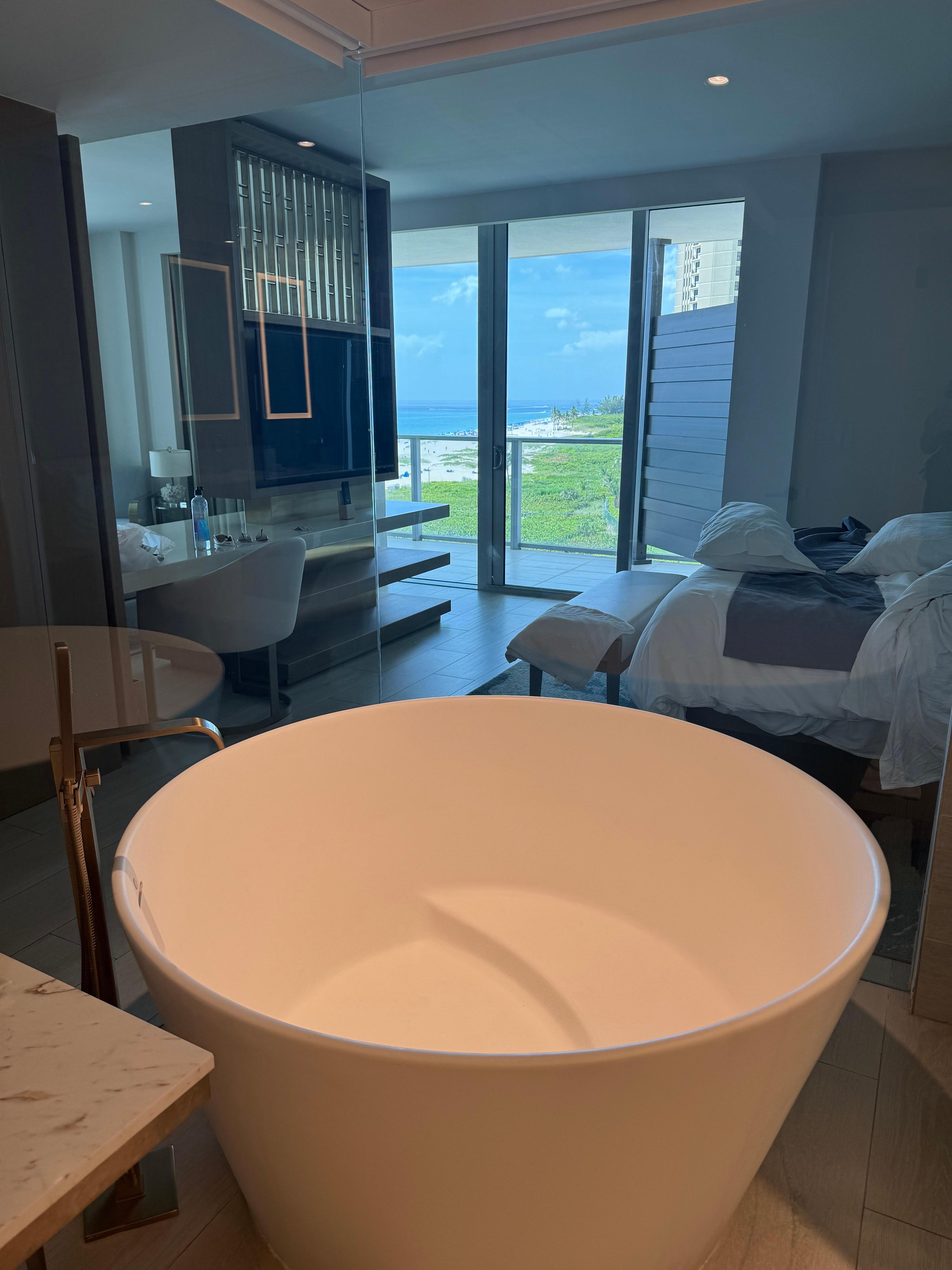 Hot tub takes a long time to fill and is so upright you feel like you are in a pot. It’s not very relaxing since you can’t stretch out. But the view is good. 