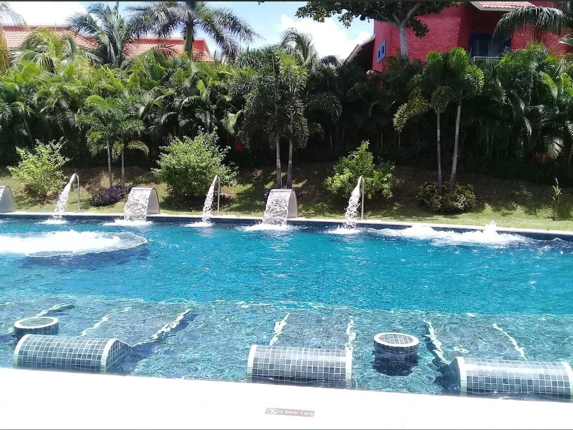 U Spa pool