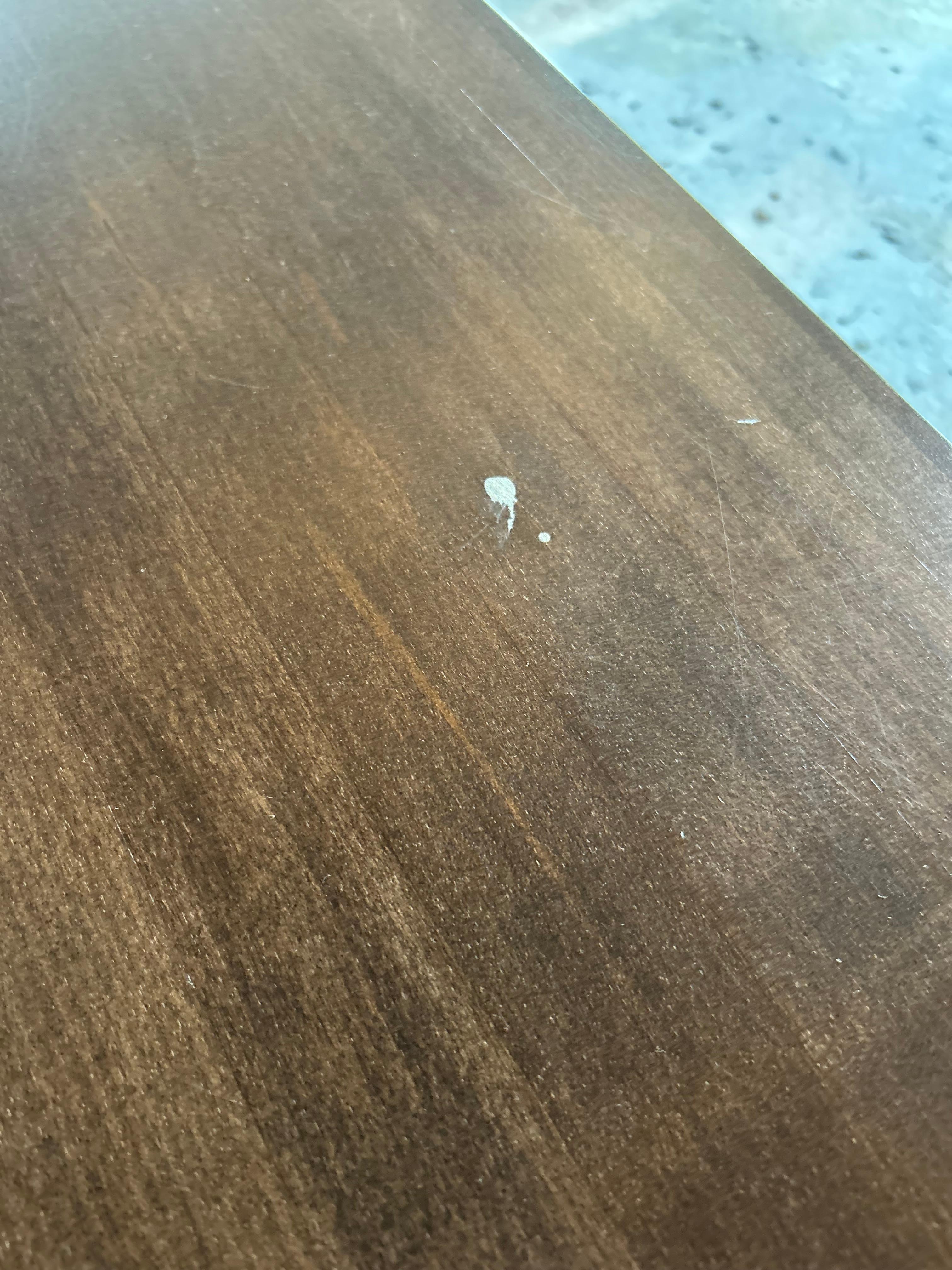 Only picture received from “damaged” kitchen counter. 
